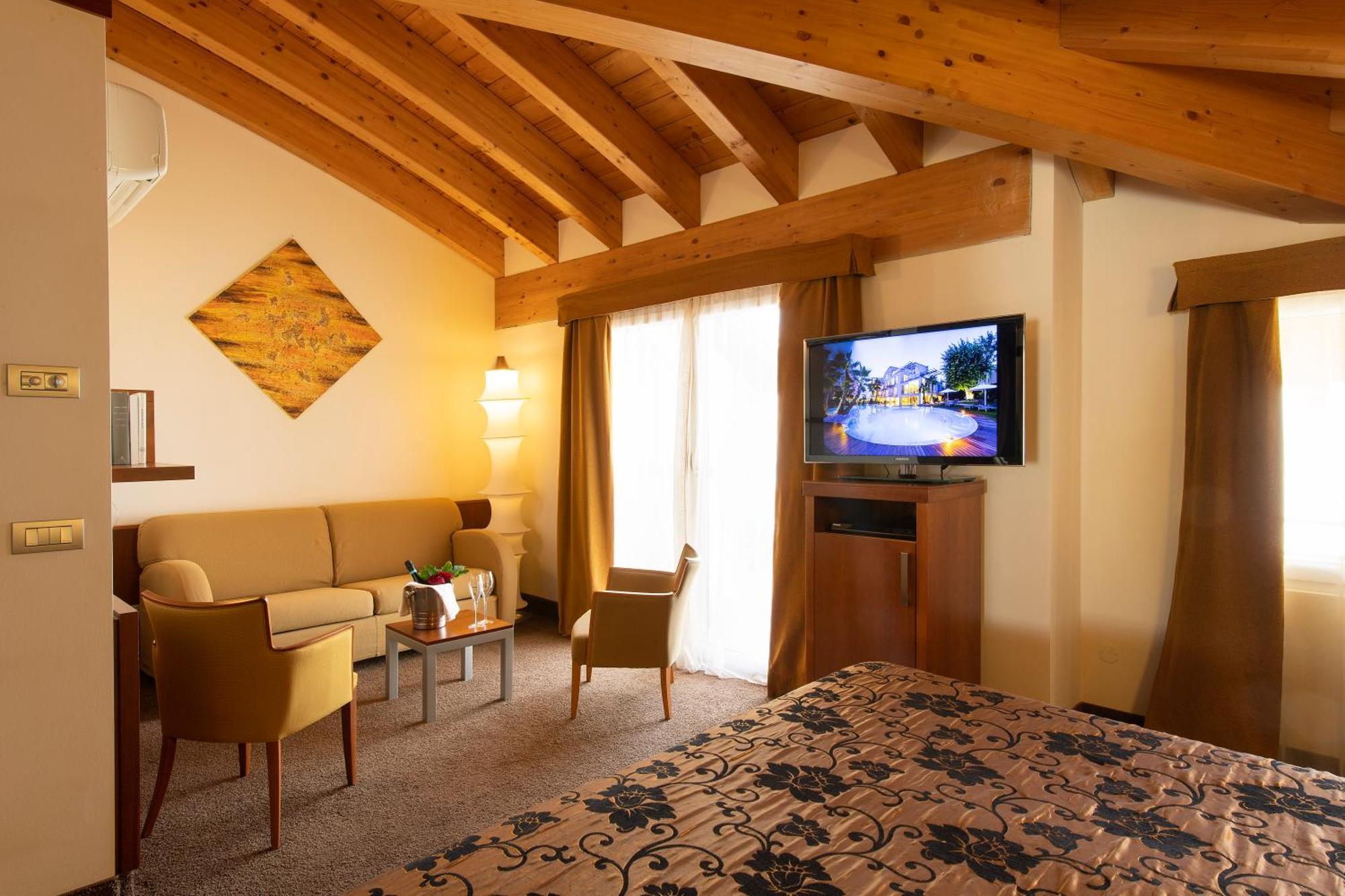 Color Hotel Style, Design & Gourmet Bardolino Zewnętrze zdjęcie