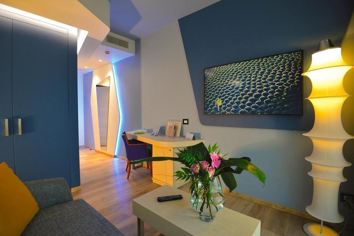 Color Hotel Style, Design & Gourmet Bardolino Zewnętrze zdjęcie